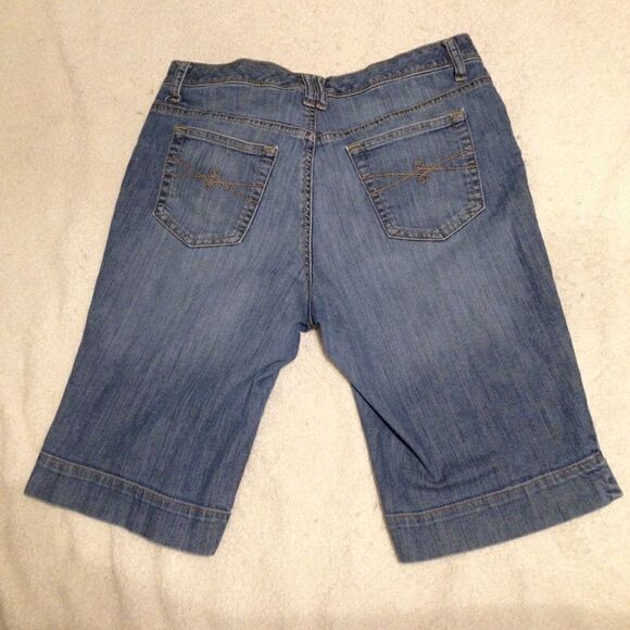 Tommy Hilfiger med wash denim boyfriend capris 8 - Picture 3 of 7